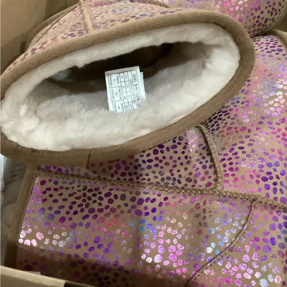 UGG kids classic boots brand new